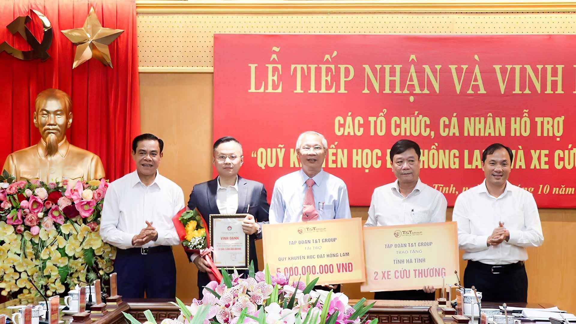 T&T Group hỗ trợ 5 tỷ đồng, mở cánh cửa cho học sinh nghèo Hà Tĩnh vào đại học