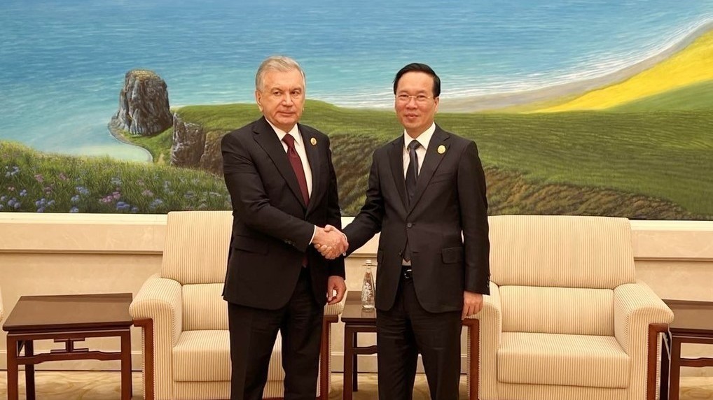 President Vo Van Thuong met with Uzbek President Shavkat Mirziyoyev in Beijing