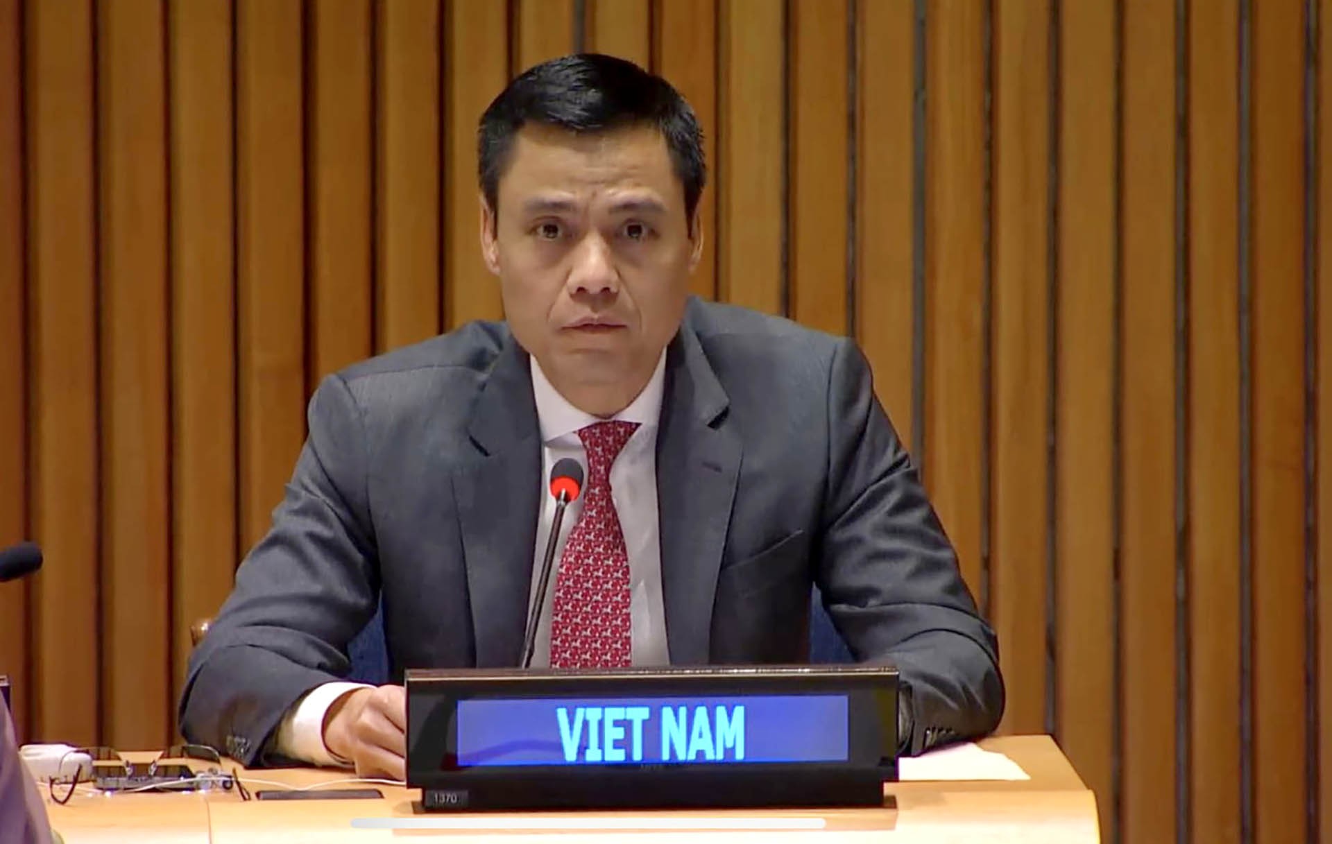Đại sứ Đặng Hoàng Giang, Trưởng Phái đoàn Việt Nam tại LHQ phát biểu tại cuộc họp.