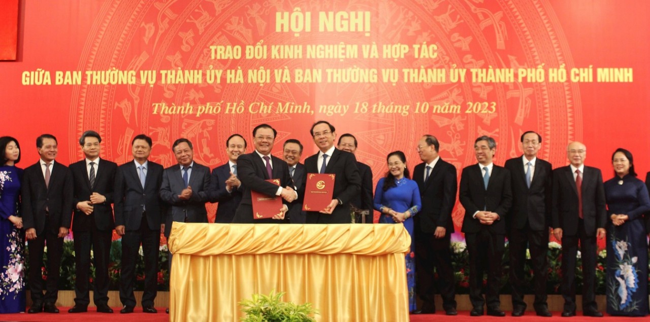 Thành phố Hồ Chí Minh và Hà Nội ký kết biên bản ghi nhớ hợp tác toàn diện, cùng nhau phát triển