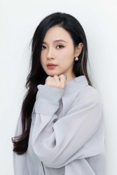 Sao Việt: Midu hóa nàng thơ, siêu mẫu Thanh Hằng vai trần gợi cảm