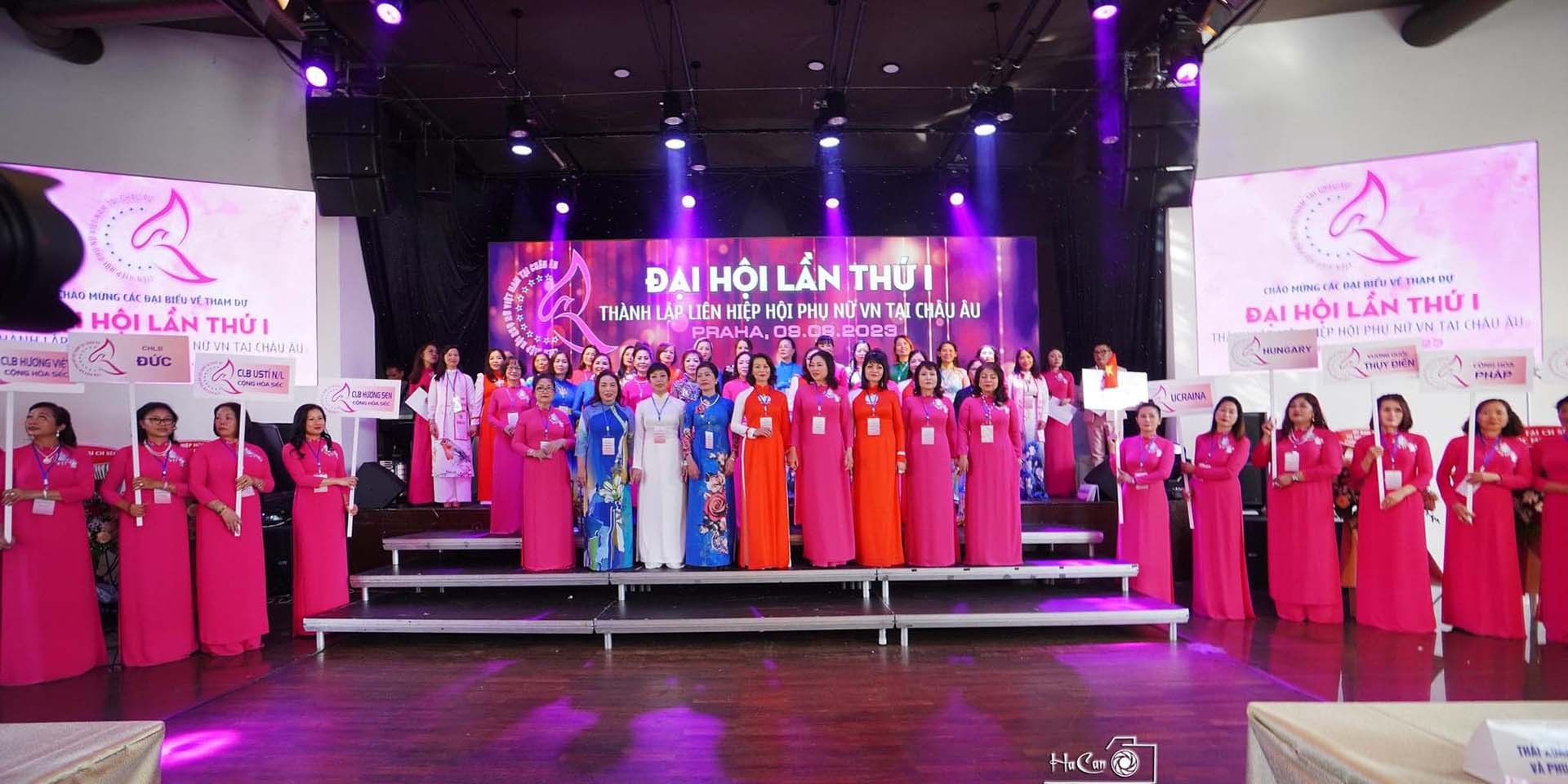 Hoạt động tại Đại hội thành lập Liên hiệp Hội phụ nữ Việt Nam tại châu Âu. (Ảnh: BTC)