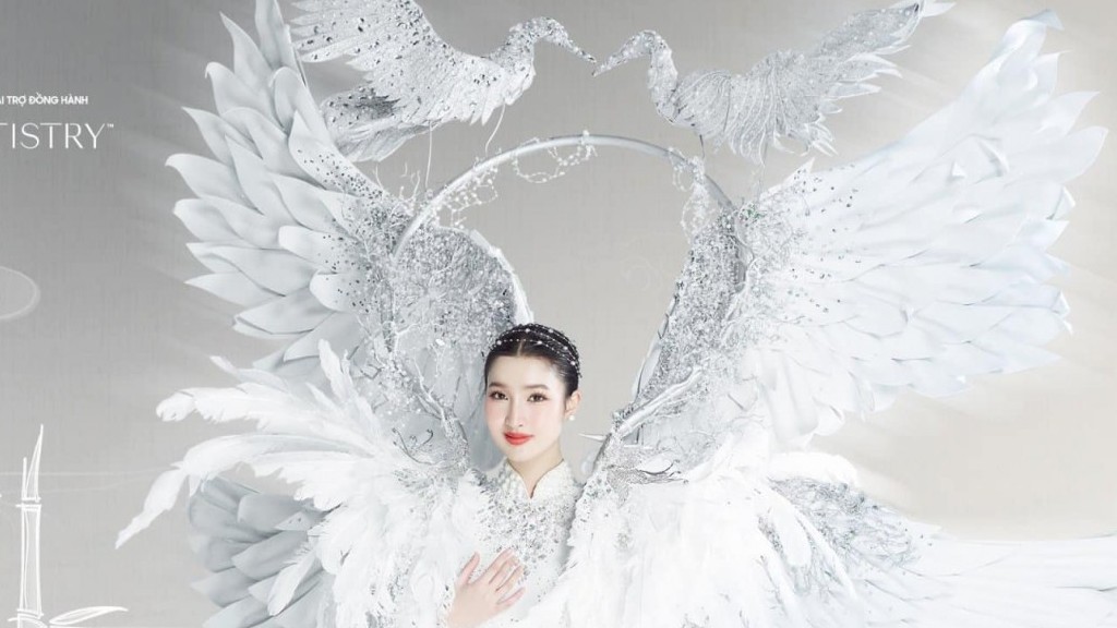 Phương Nhi giới thiệu trang phục văn hóa dân tộc sẽ trình diễn tại đêm chung kết Hoa hậu Quốc tế 2023