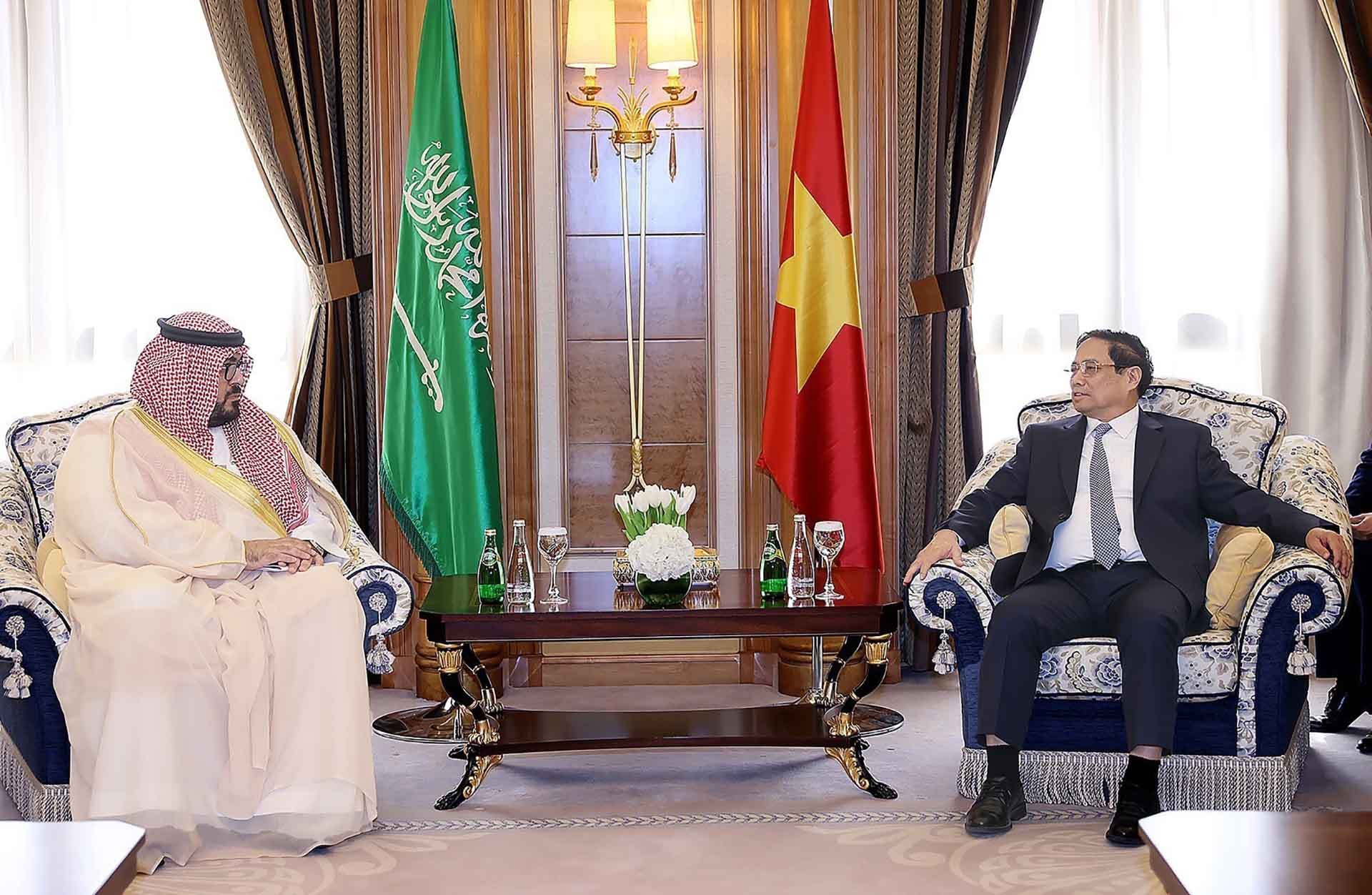 Thủ tướng Phạm Minh Chính tiếp Bộ trưởng Kinh tế và kế hoạch Saudi Arabia Faisal bin Fadhil Al-Ibrahim. (Nguồn: TTXVN)