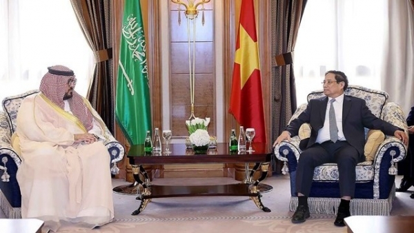 PM Pham Minh Chinh receives Saudi Arabia's Ministers of Economy-planning, human resources