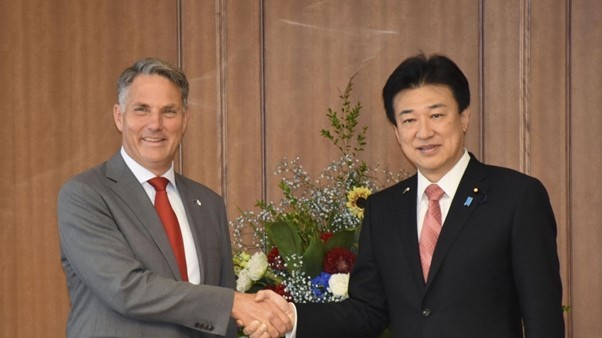 Bộ trưởng Quốc phòng Nhật Bản Minoru Kihara và người đồng cấp Australia Richard Marles hội đàm tại thủ đô Tokyo ngày 19/10. (Nguồn: Kyodo)