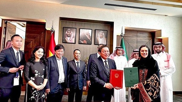 Việt Nam-Saudi Arabia ký kết chương trình hành động trong lĩnh vực du lịch