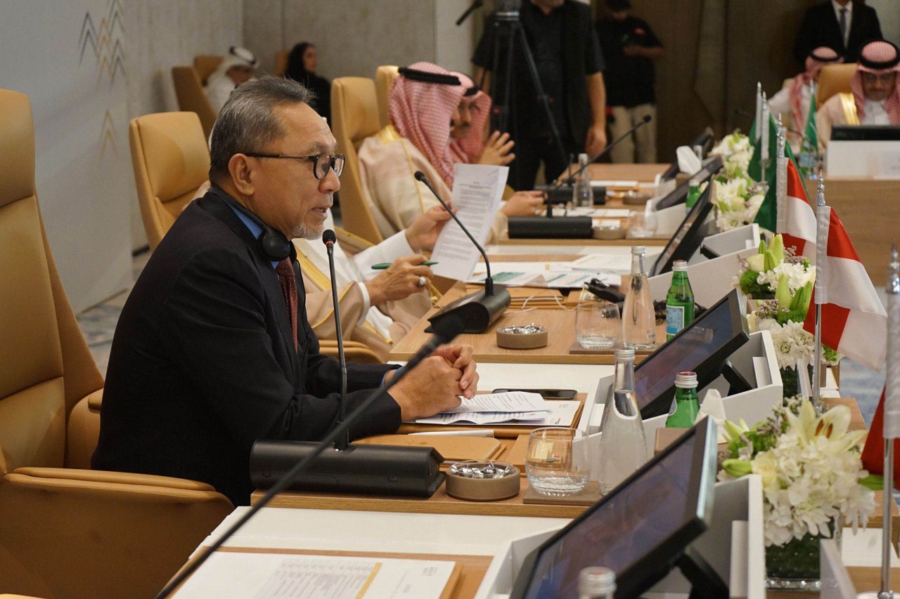 Trong 5 năm qua (2018-2022), giá trị thương mại giữa Indonesia và Saudi Arabia tăng trưởng liên tục với tốc độ 5%/năm. Ảnh: Phái đoàn Indonesia và Saudi Arabia có buổi làm việc chung bên lề Hội nghị cấp cao ASEAN-GCC. (Nguồn: Rappler)