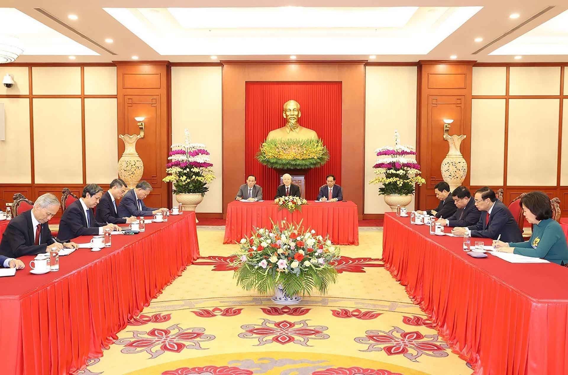 Quang cảnh cuộc điện đàm của Tổng Bí thư Nguyễn Phú Trọng với Tổng thống Pháp Emmanuel Macron tại Văn phòng Trung ương Đảng. (Nguồn: TTXVN)