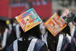 Trung Quốc: Áp lực tìm việc, người trẻ chi tiền cho khoá học huấn luyện cuộc sống