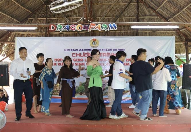 Thành phố Hồ Chí Minh tăng cường đối ngoại nhân dân, gắn kết tình cảm gia đình Việt với sinh viên Lào và Campuchia