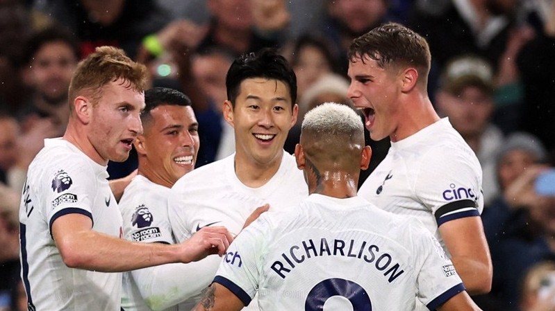 Ghi bàn và kiến tạo, Son Heung Min giúp Tottenham vững vị trí đầu bảng xếp hạng Ngoại hạng Anh