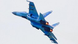 Tiêm kích Su-27 Nga chặn 2 máy bay ném bom của Mỹ trên Biển Baltic