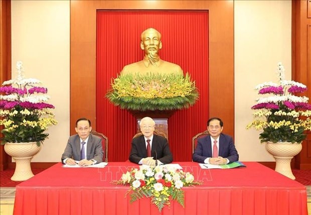 General Secretary Nguyen Phu Trong holds phone talks with French President Emmanuel Macron