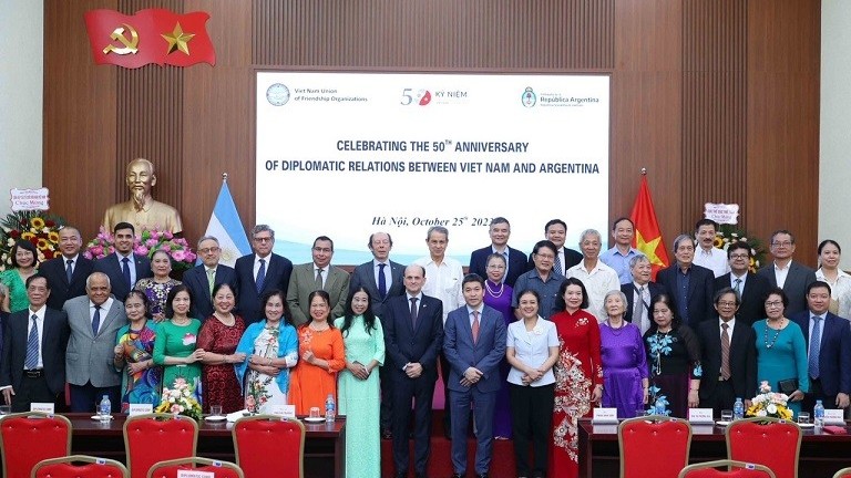 Gặp gỡ hữu nghị kỷ niệm 50 năm quan hệ ngoại giao Việt Nam-Argentina