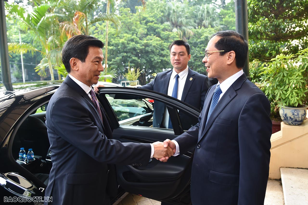 Nhận lời mời của Bộ trưởng Ngoại giao Bùi Thanh Sơn, Phó Thủ tướng, Bộ trưởng Ngoại giao Vương quốc Thái Lan Parnpree Bahiddha-Nukara thăm chính thức Việt Nam từ ngày 25-26/10 và tham dự Diễn đàn Bộ trưởng OECD - Đông Nam Á 2023.