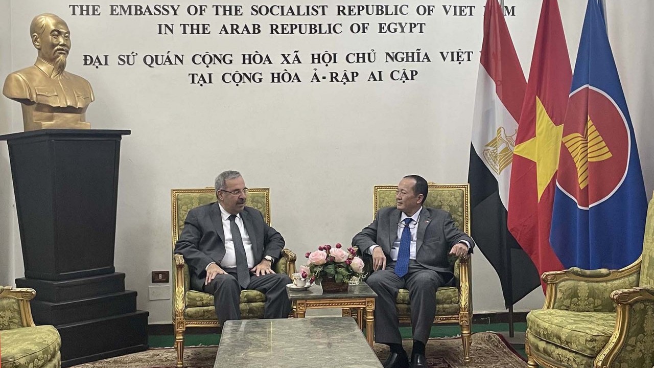 Đại sứ Nguyễn Huy Dũng tiếp Đại sứ Syria tại Ai Cập và Liên đoàn Arab