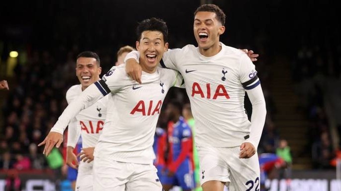 Ngoại hạng Anh: Đội trưởng Son Heung Min liên tục tỏa sáng, Tottenham nối dài mạch thắng
