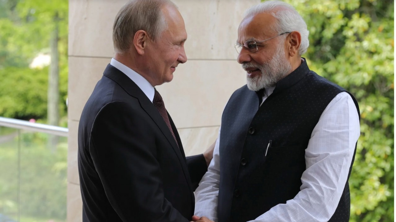 Ấn Độ đóng 24 tàu cho Nga thay vì trả tiền mặt mua dầu thô