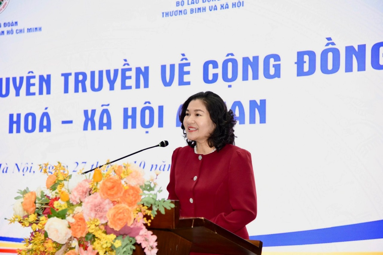 Thứ trưởng Bộ Lao động – Thương binh và Xã hội Nguyễn Thị Hà phát biểu tại Hội nghị Tuyên truyền về Cộng đồng Văn hóa – Xã hội ASEAN ngày 27/10. (Nguồn: MOLISA)