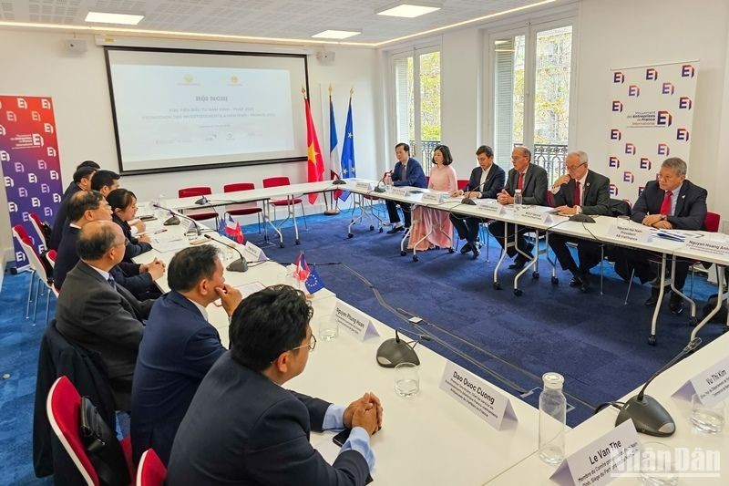 The meeting between Nam Dinh leaders and MEDEF International. (Photo: NDOy)