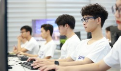 Samsung hỗ trợ triển khai các hoạt động phát triển nhân tài công nghệ tại Việt Nam
