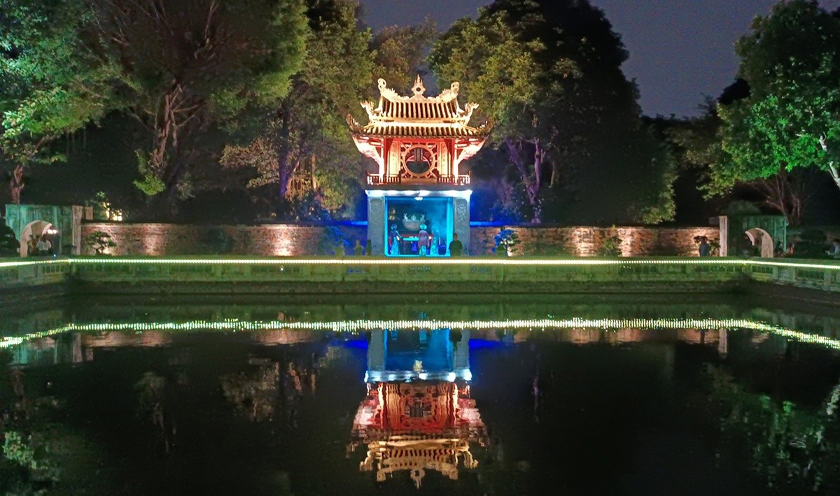 Chương trình Trải nghiệm đêm Văn Miếu - Quốc Tử Giám với công nghệ 3D Mapping: Diện mạo hoàn toàn mới của di sản văn hóa Chương trình Trải nghiệm đêm Văn Miếu - Quốc Tử Giám với công nghệ 3D Mapping: Diện mạo hoàn toàn mới của di sản văn hóa
