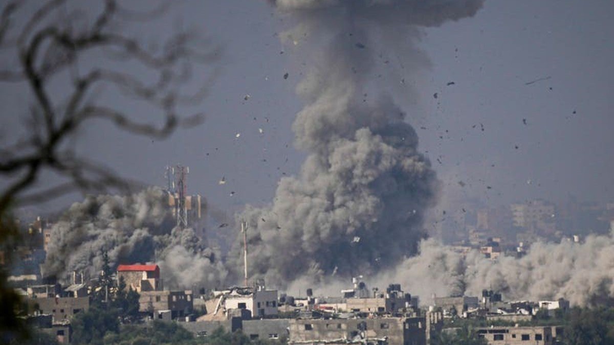 Xung đột Israel-Hamas: Giao tranh ác liệt, hơn 600 mục tiêu ở Dải Gaza bị tấn công, đoàn xe viện trợ nhân đạo quy mô lớn cập bến
