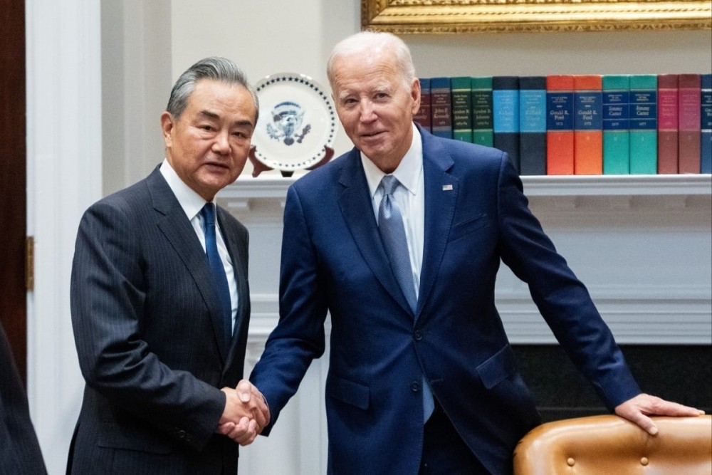 Tổng thống Mỹ Joe Biden gặp Ngoại trưởng Trung Quốc Vương Nghị tại Nhà Trắng. Ảnh: Tân Hoa xã.