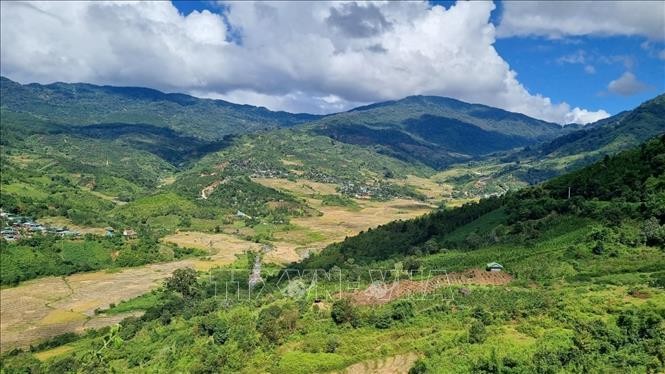 Mang Ri rice valley in autumn - 'sleeping beauty' in Central Highlands Mang Ri rice valley in autumn - 'sleeping beauty' in Central Highlands