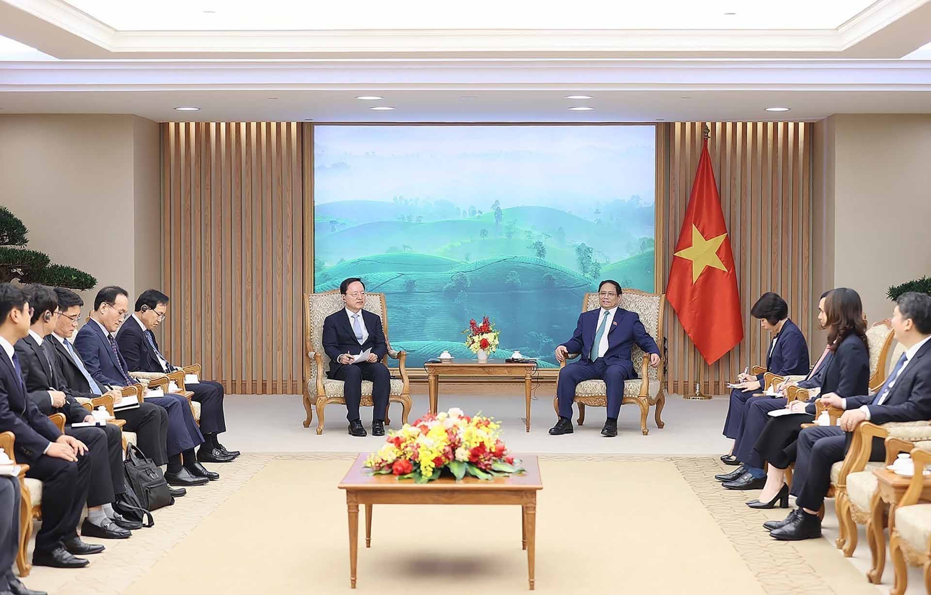 Thủ tướng Phạm Minh Chính tiếp ông Park Hark Kyu, Tổng giám đốc phụ trách tài chính Tập đoàn Samsung. (Nguồn: TTXVN)