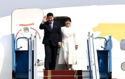 Tổng thống Mông Cổ Ukhnaagiin Khurelsukh đến Hà Nội, bắt đầu chuyến thăm cấp Nhà nước tới Việt Nam
