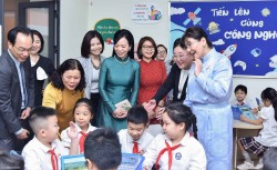 Phu nhân Chủ tịch nước và Phu nhân Tổng thống Mông Cổ thăm Trường Tiểu học Chu Văn An