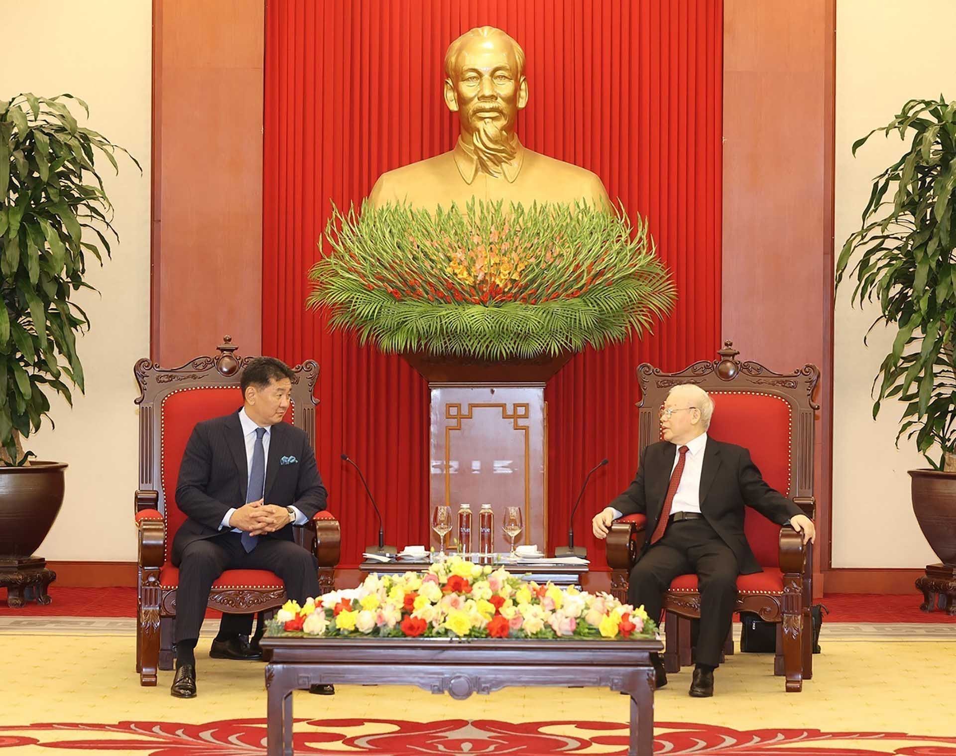 Tổng Bí thư Nguyễn Phú Trọng tiếp Tổng thống Mông Cổ Ukhnaagiin Khurelsukh. (Nguồn: TTXVN)