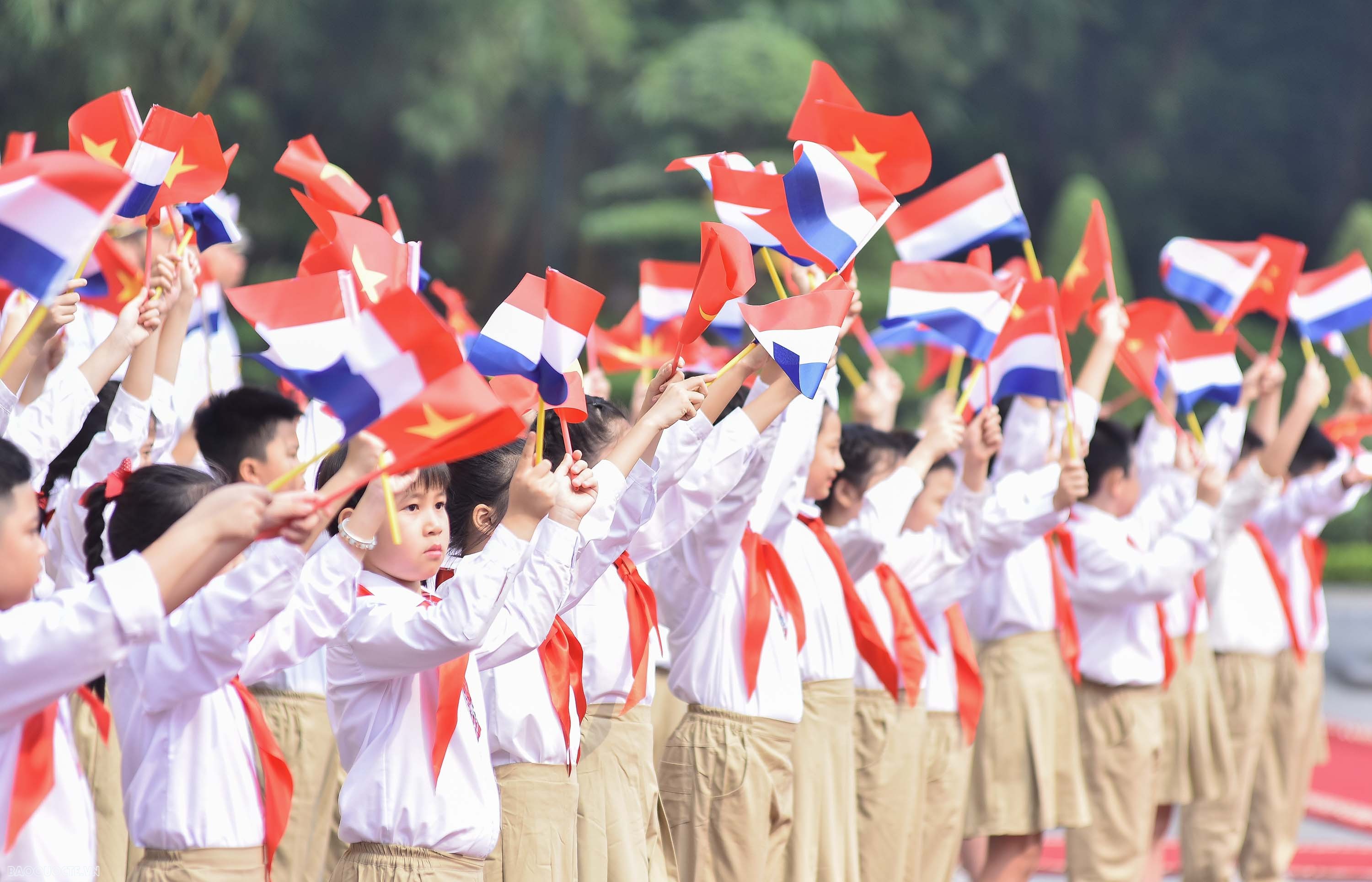 Official welcome ceremony held for Dutch Prime Minister Mark Rutte