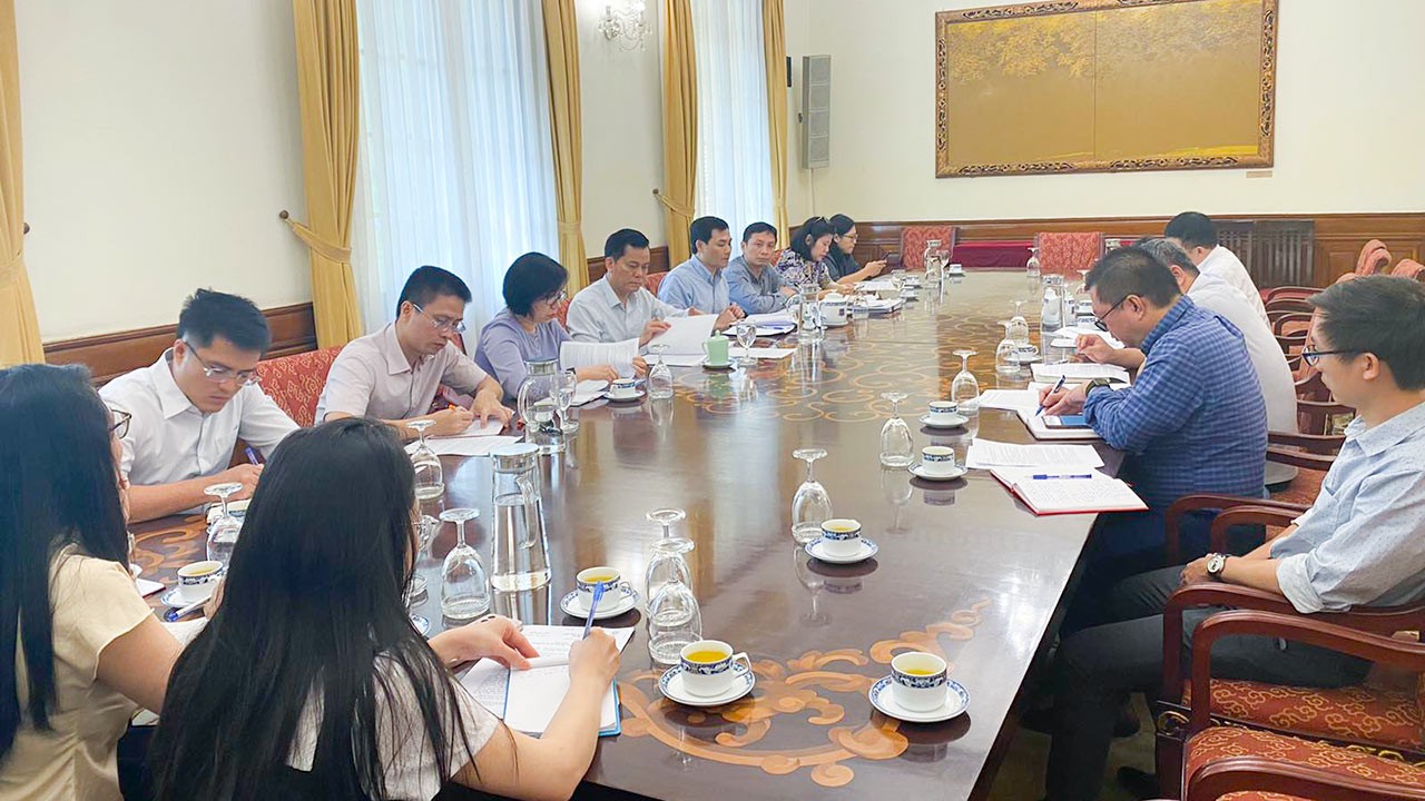 Ngày 2/11, Ban chỉ đạo công tác Bảo hộ công dân của Bộ Ngoại giao đã tổ chức cuộc họp liên ngành để triển khai chỉ đạo của Lãnh đạo Chính phủ về công tác bảo hộ công dân Việt Nam tại Israel. 