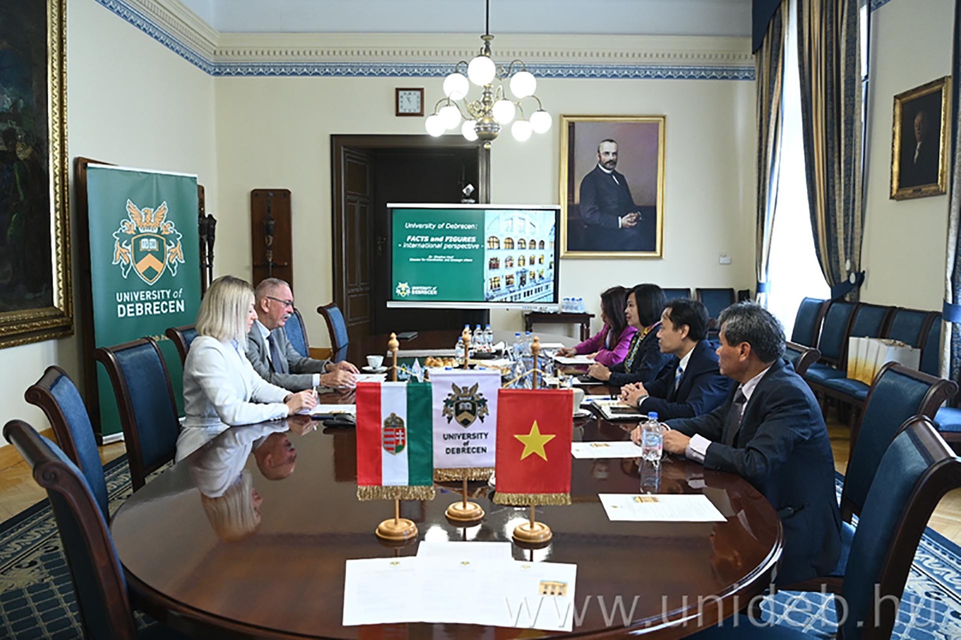 Thúc đẩy quan hệ hợp tác giữa các địa phương của Việt Nam và Hungary