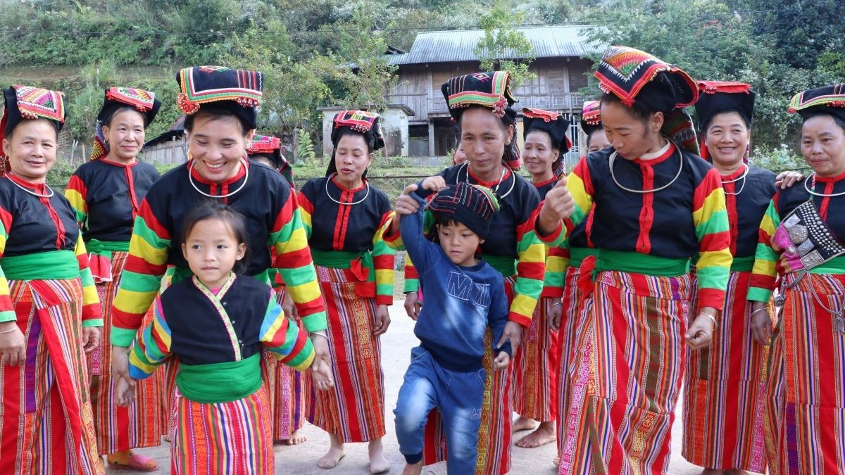Phát huy giá trị bản sắc văn hóa dân tộc thiểu số ở Lai Châu