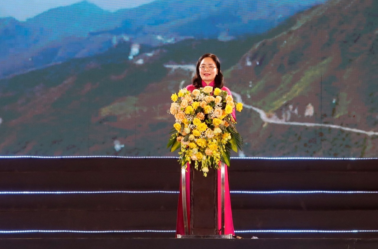 Thứ trưởng Bộ Văn hóa, Thể thao và Du lịch Trịnh Thị Thủy phát biểu khai mạc Ngày hội. (Nguồn: TTXVN)