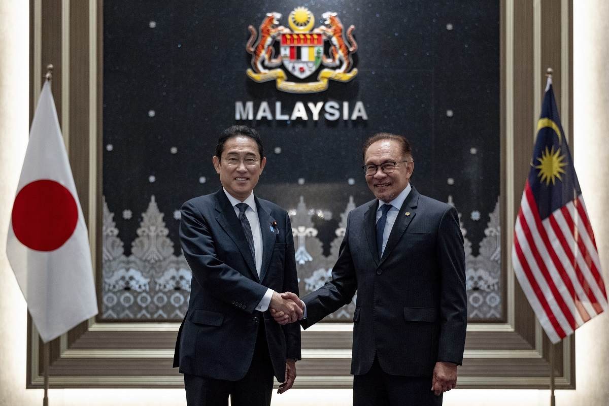  Thủ tướng Malaysia Anwar Ibrahim và người đồng cấp Nhật Bản Kishida Fumio tại Văn phòng Thủ tướng ở Putrajaya, Malaysia ngày 5/11/2023. (Nguồn: Văn phòng Thủ tướng Malaysia)