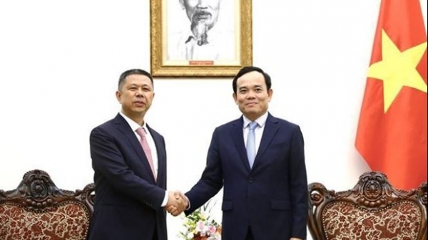 Deputy Prime Minister hails Chinese solar panel maker's investment expansion plan