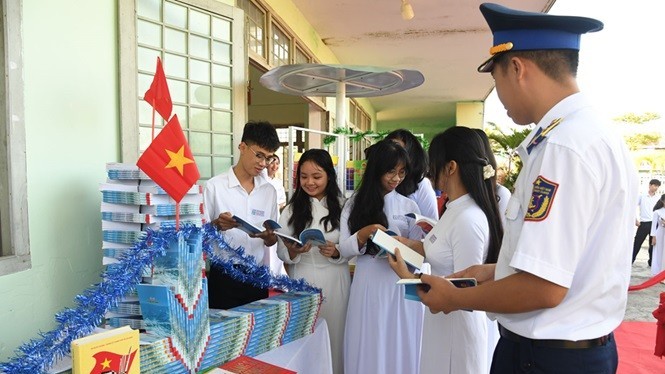 Phát động Cuộc thi tìm hiểu biển, đảo, Luật Cảnh sát biển Việt Nam