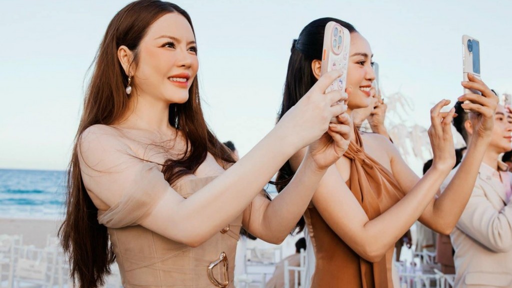 Lý Nhã Kỳ, Khánh Vân, Hòa Minzy lên đồ lộng lẫy dự lễ cưới Puka - Gin Tuấn Kiệt