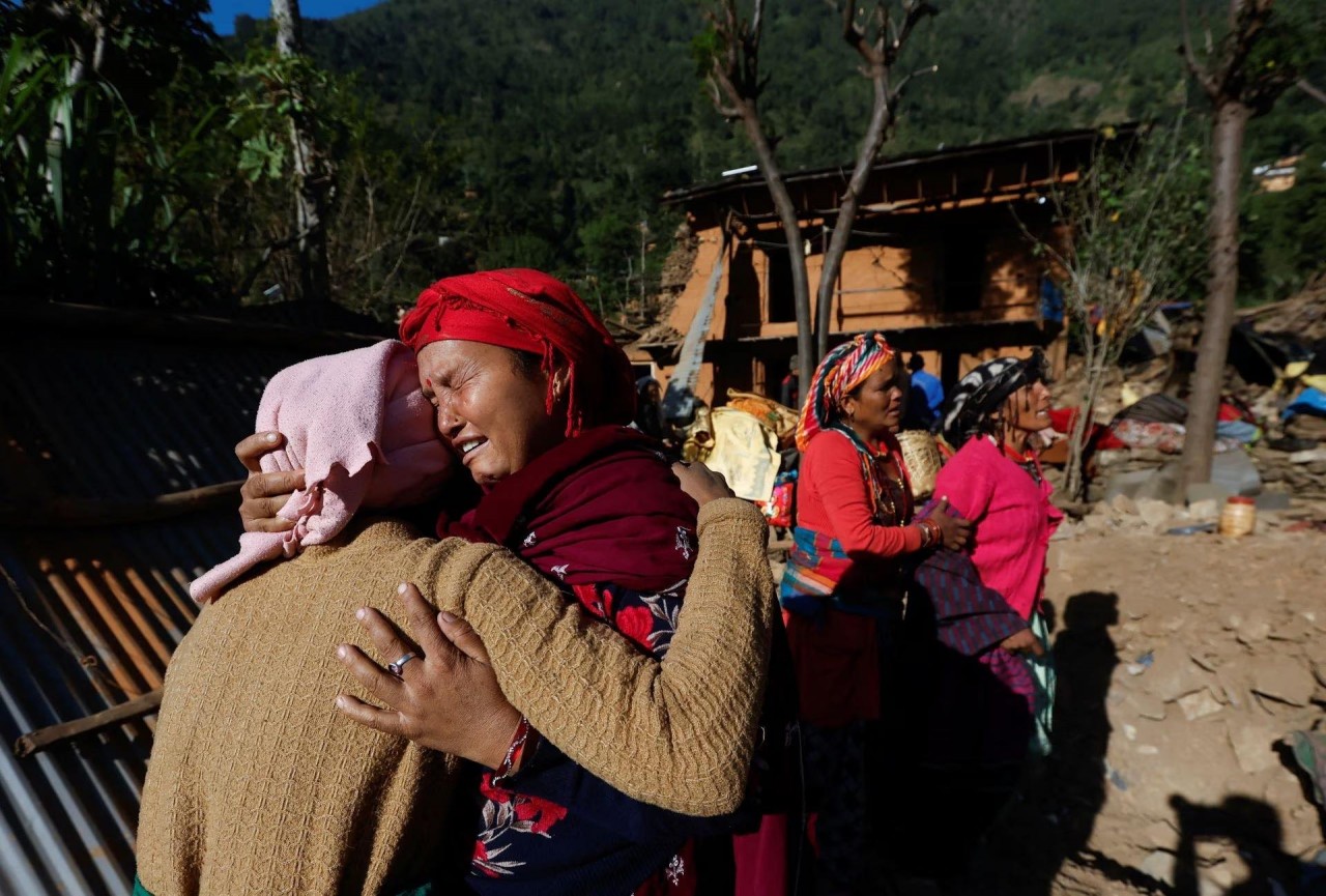 Khung cảnh đau thương sau trận động đất làm rung chuyển Nepal