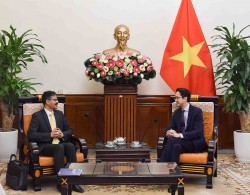 Thứ trưởng Ngoại giao Đỗ Hùng Việt tiếp Báo cáo viên đặc biệt của Liên hợp quốc về quyền phát triển