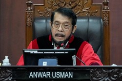Indonesia cách chức Chánh án Tòa hiến pháp, huy động 450.000 binh sĩ bảo vệ bầu cử
