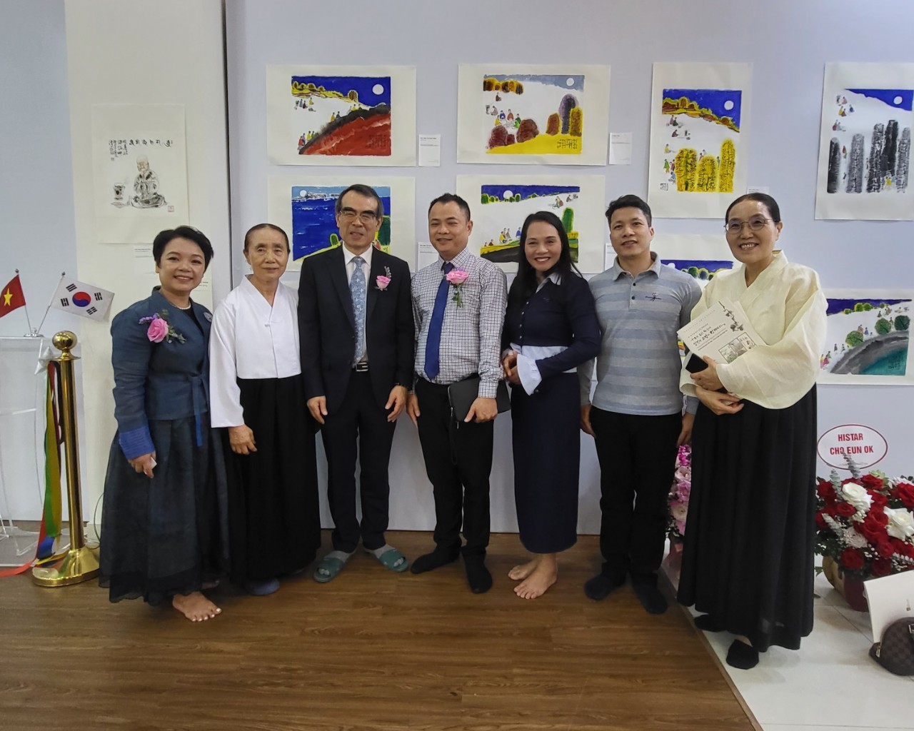 Khai mạc triển lãm tranh Việt - Hàn: "Phật pháp được lưu truyền tại thành phố Hà Nội nghìn năm"