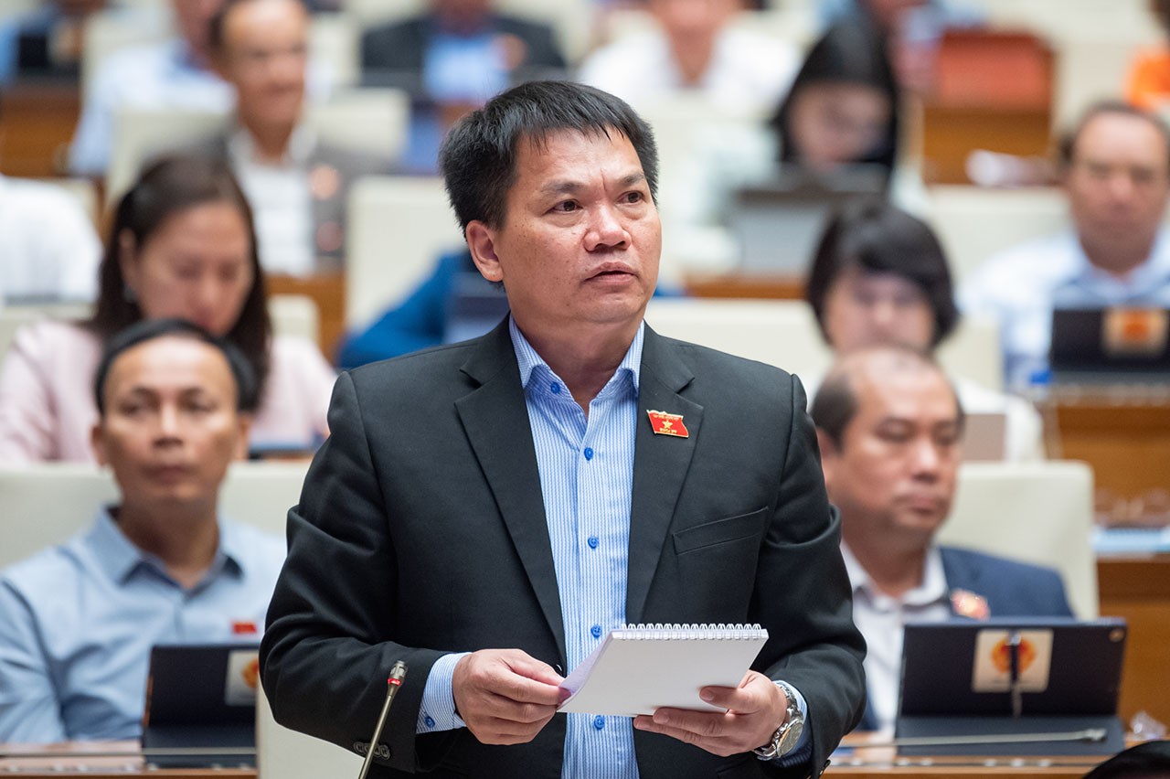 đại biểu Dương Khắc Mai (Đại biểu Quốc hội tỉnh Đắk Nông) 