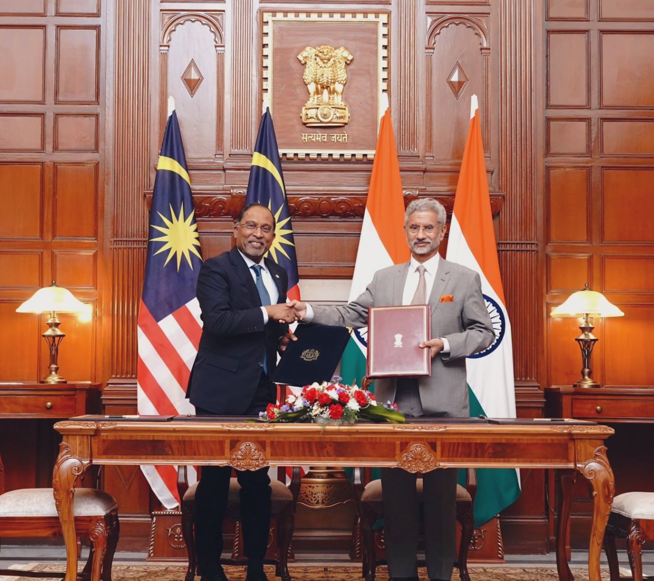 Ngoại trưởng Ấn Độ Subrahmanyam Jaishankar và người đồng cấp Malaysia, Zambry Abdul Kadir ngày 7/11 đã đồng chủ trì Cuộc họp ủy ban hỗ hợp (JCM) song phương tại thủ đô New Delhi. (Nguồn: X)