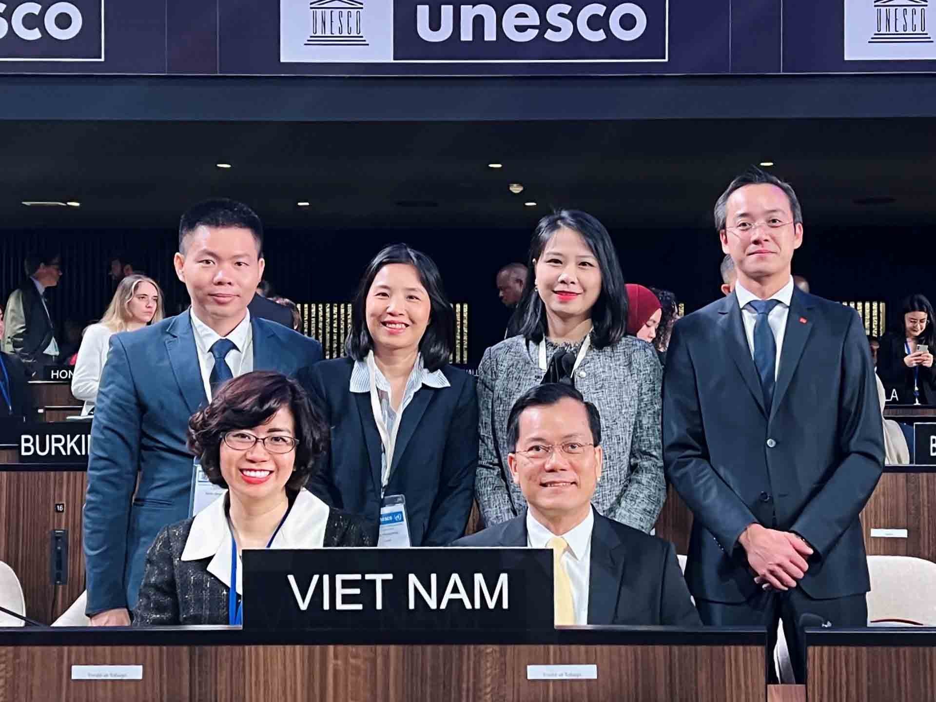 Đoàn Việt Nam tham dự Kỳ họp lần thứ 42 Đại hội đồng UNESCO (Nguồn: Đoàn công tác)
